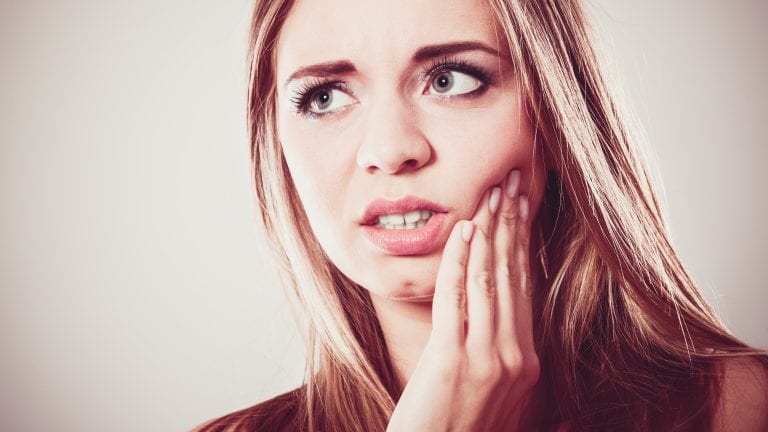 tooth-pain-woman